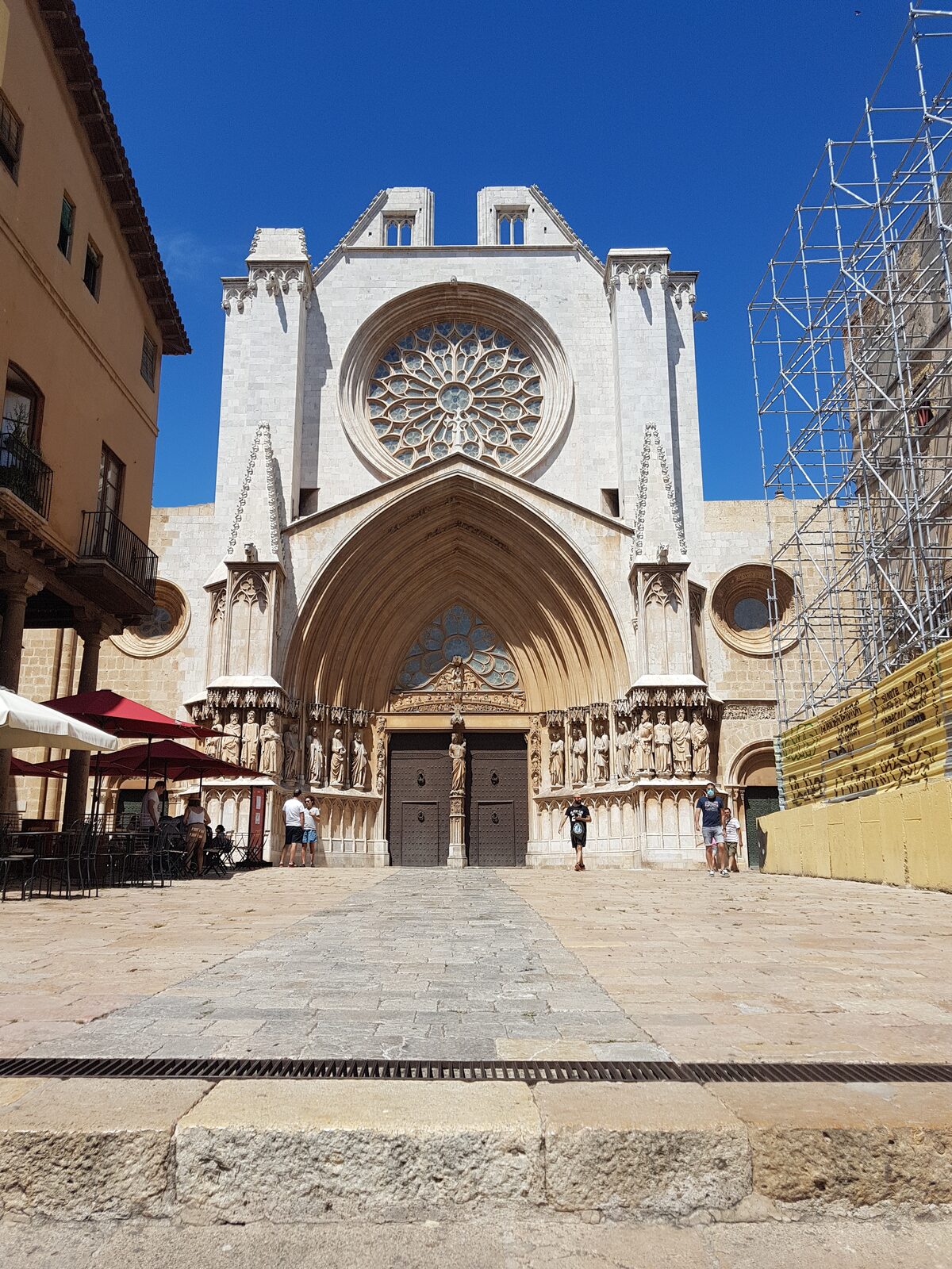 the façade of Tarragona Cathedral with its great rose window and Gothic doorway