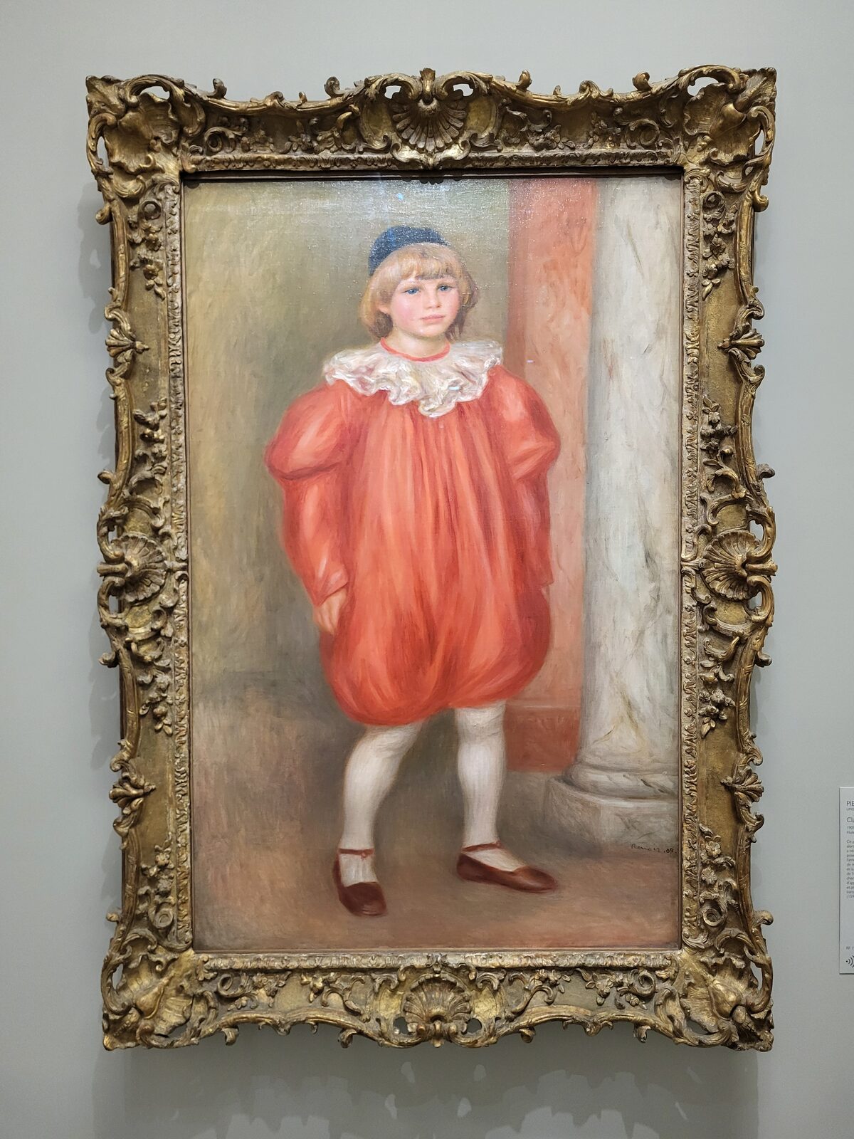 Claude Renoir vestito da clown, il figlio del pittore in costume rosso con la gorgiera bianca