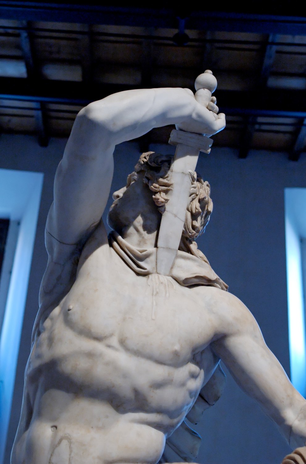el Gálata suicida en Palazzo Altemps, el guerrero galo que se mata sosteniendo a su mujer muerta
