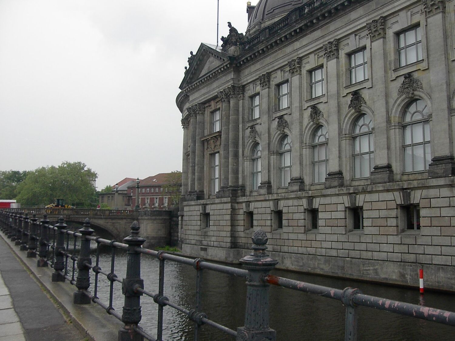 il Bode-Museum sulla punta dell’Isola dei Musei, lungo la Sprea