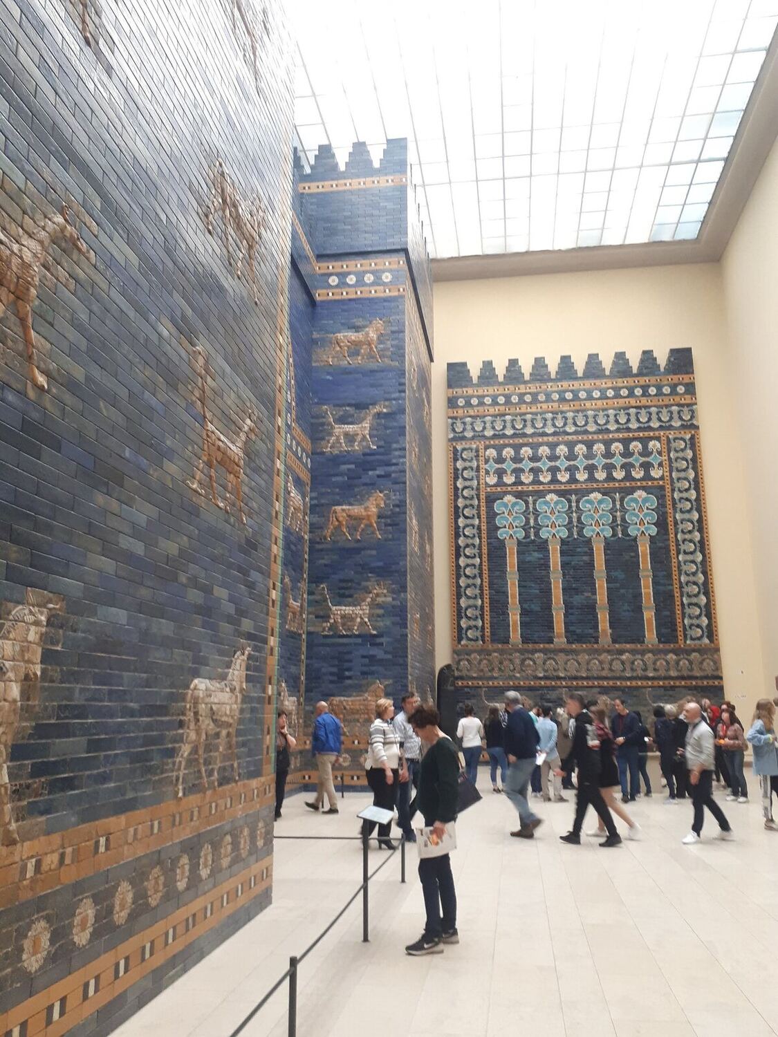 la Porta di Ishtar e la Via Processionale nel Pergamonmuseum, oggi non visitabili