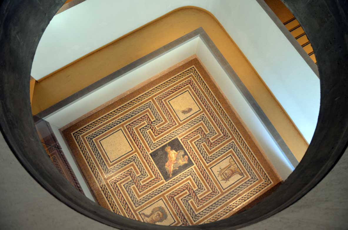 mosaici romani visti dalle balconate del museo di lione
