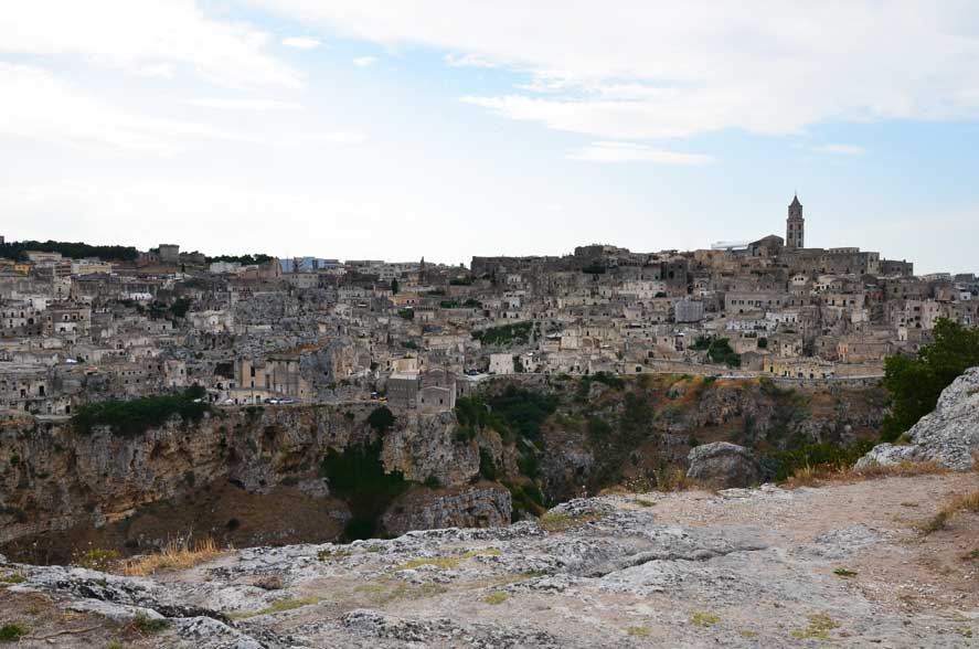 vista della città di Matera dal parco della Murgia