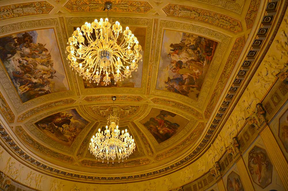 villa-torlonia-lampadario