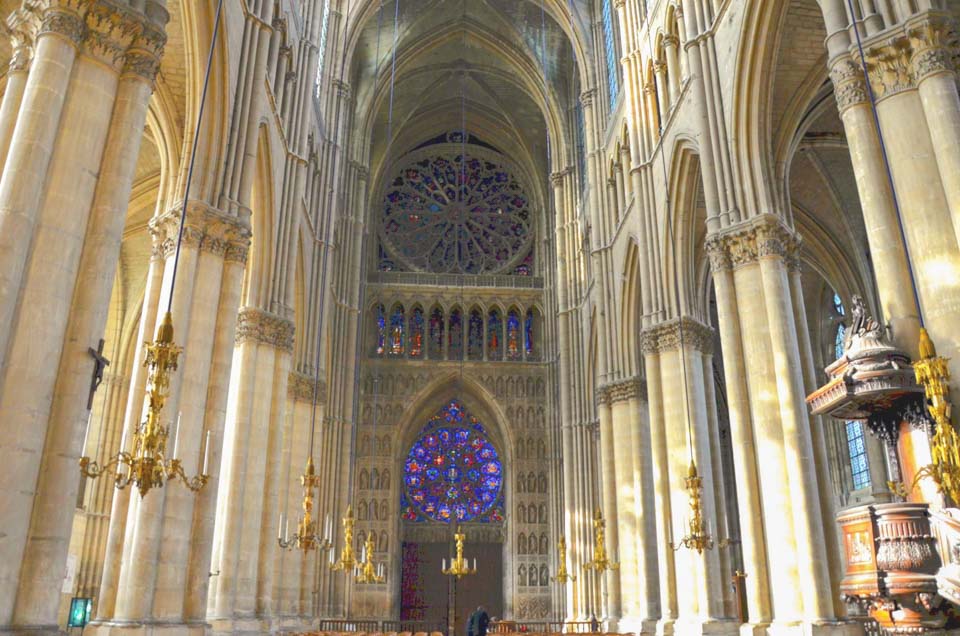 cosa vedere a reims in un giorno cattedrale interno