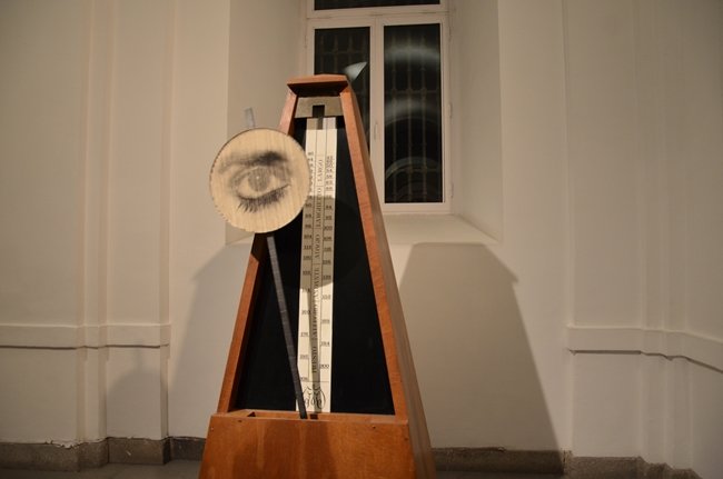 Indestructible Object di Man Ray esposto al Museo Reina Sofia di Madrid