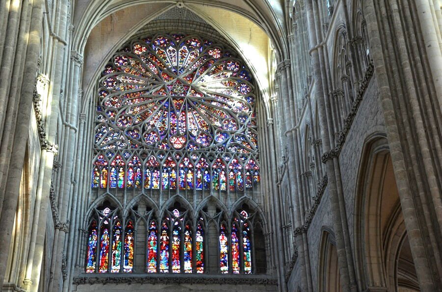 interno della cattedrale di amiens