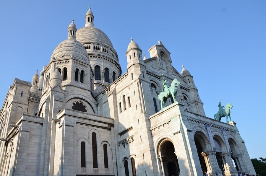 cosa vedere a Montmartre, la basilica del Sacré-Cœur in cima alla collina