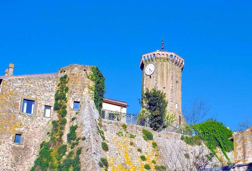 La torre dell’orologio a Marta