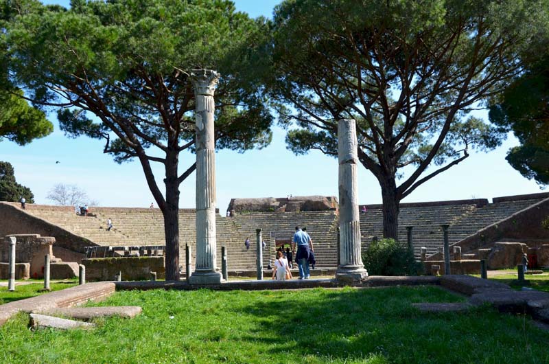 il teatro di ostia antica visto da lontano