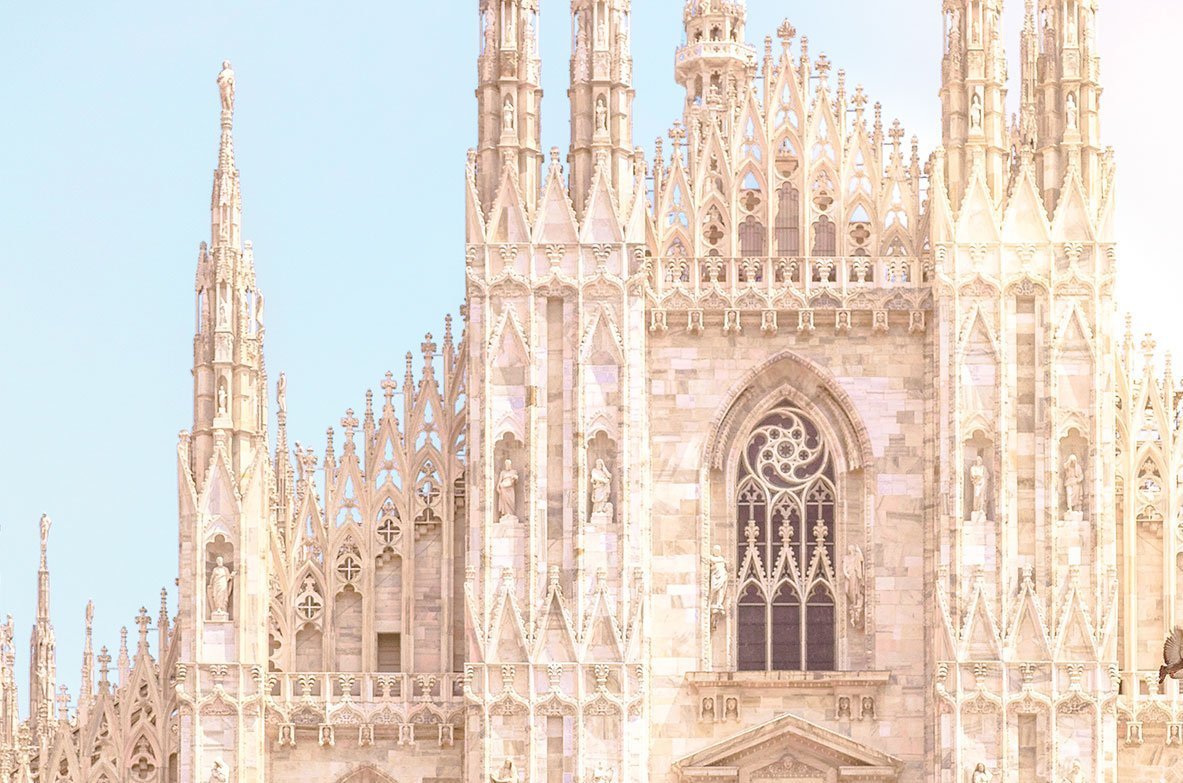 le guglie e le terrazze del duomo di milano