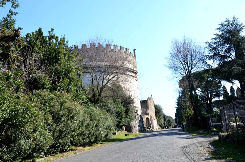 mausoleo di cecilia metella sull'appia antica