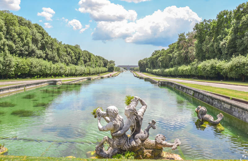 reggia di caserta fontana esterna