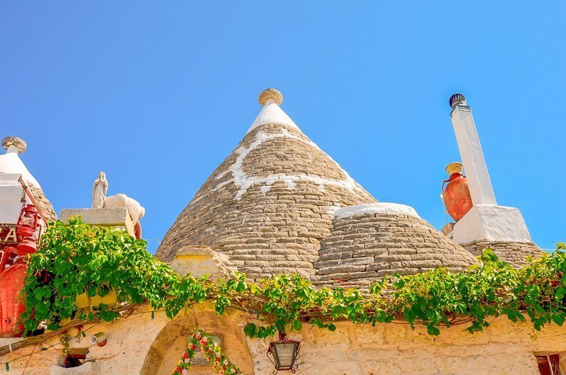 particolare tetto trullo di alberobello