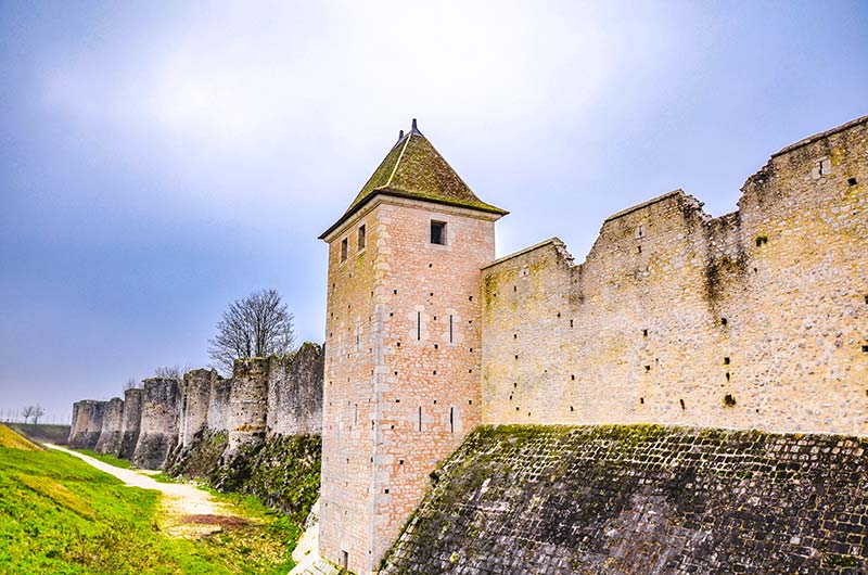 visitare provins mura medievali