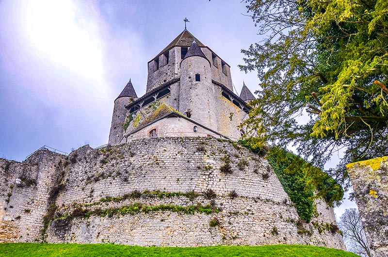 provins tour cesar
