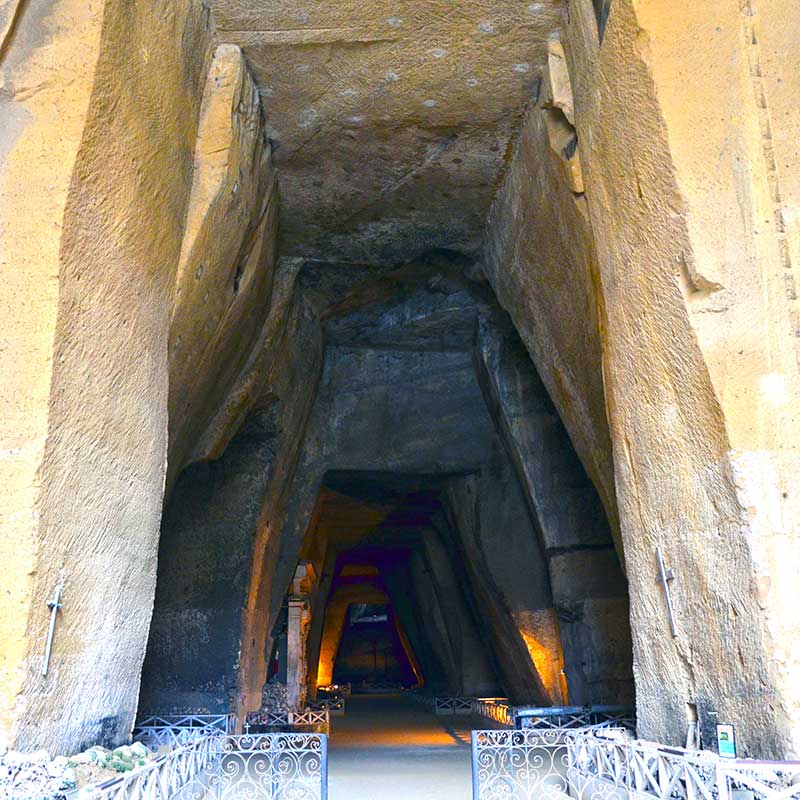 catacombe-delle-fontanelle-a-napoli