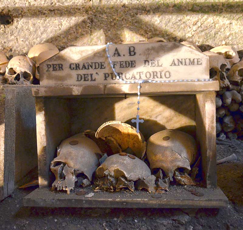 cimitero-delle-fontanelle-napoli
