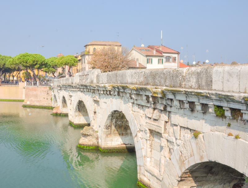 cosa vedere a rimini ponte di tiberio